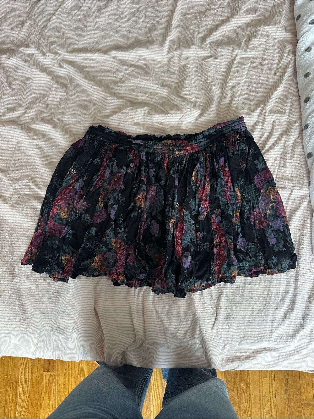 Y2K Women's Black Floral Pleated Shorts